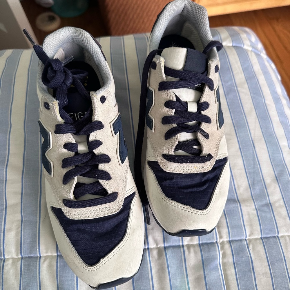 Size women’s 8 fnew balance by figs